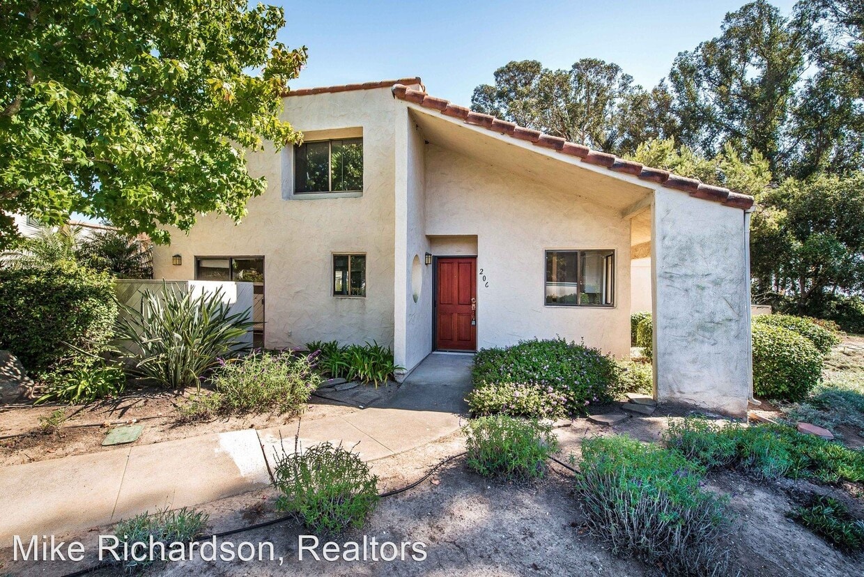Primary Photo - 3 br, 2 bath House - 206 Reef Court