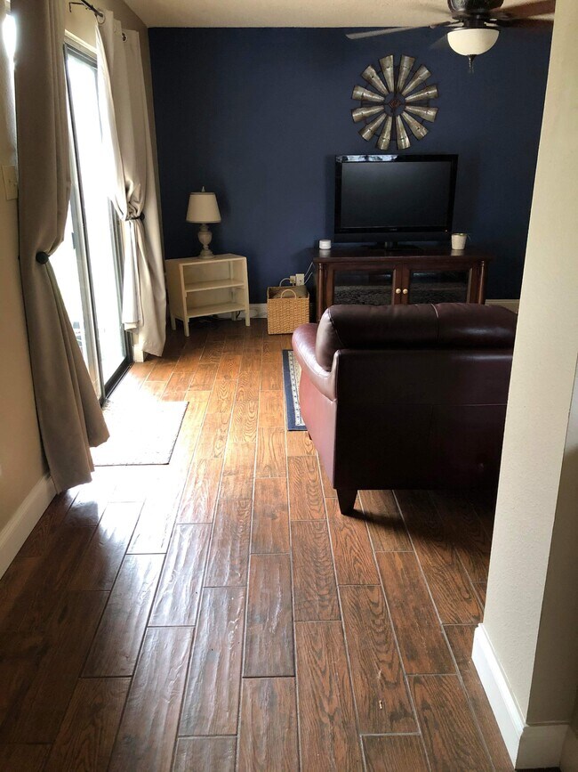Foto del edificio - 7253 Artisan Ln