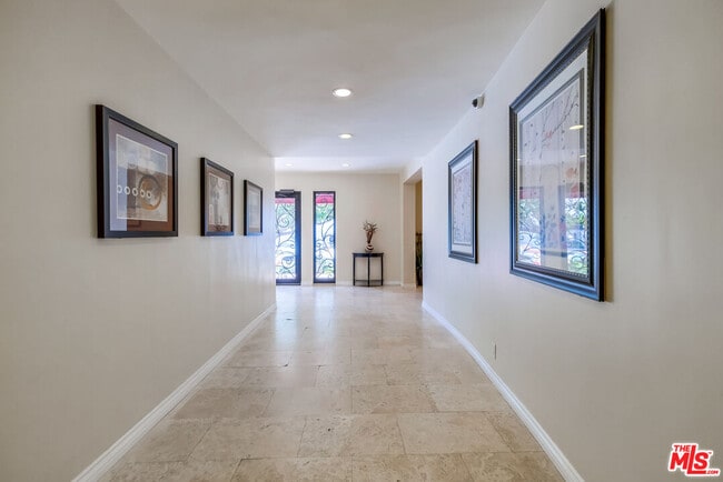 Foto del edificio - 10645 Wilshire Blvd