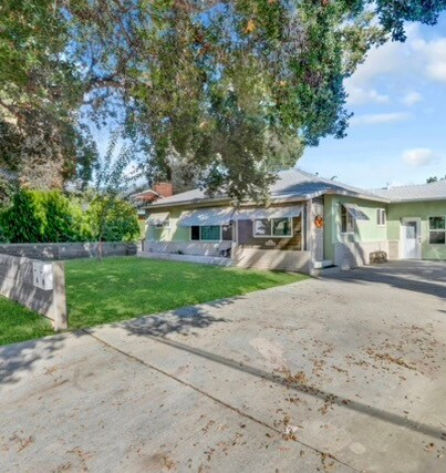 Primary Photo - 3115 N F St