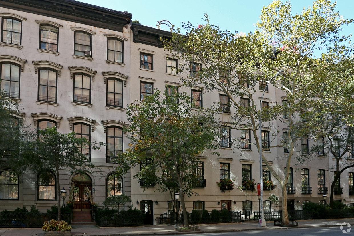 Primary Photo - 434 W 23rd St
