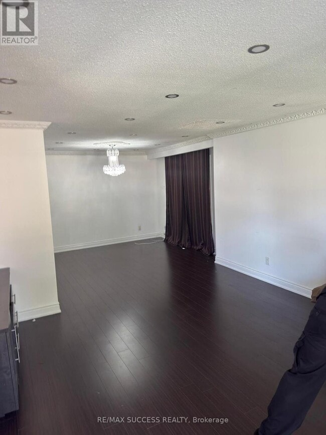 Building Photo - 3043 Coral Dr