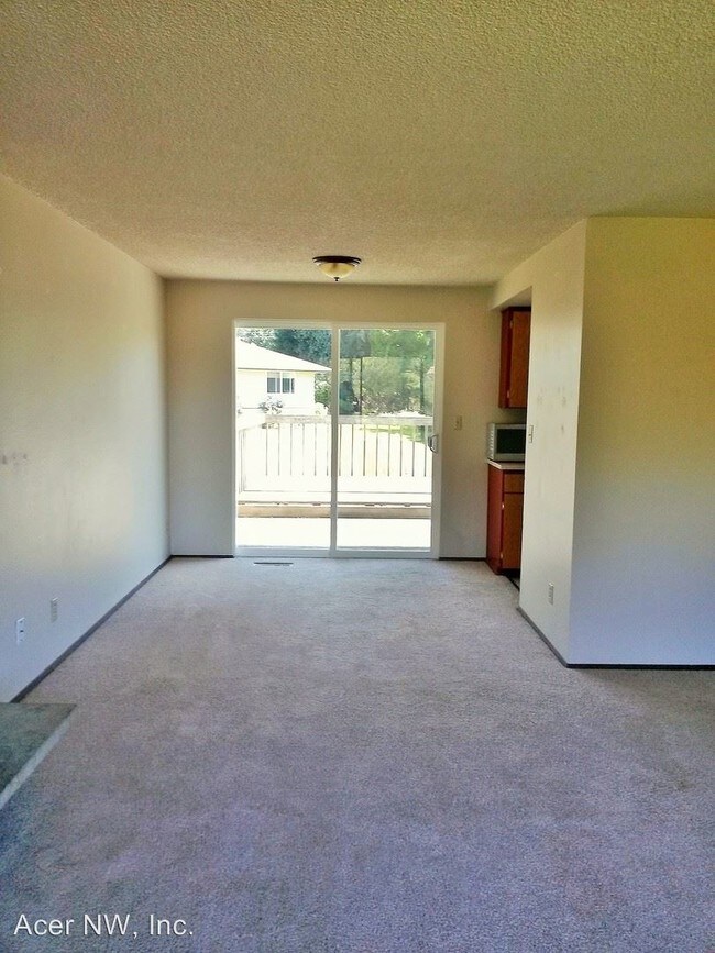 Foto del edificio - 3 br, 1.5 bath House - 4828 186th PL SW
