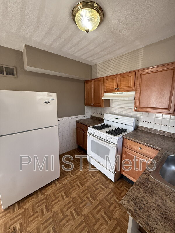 Foto del edificio - 6737 Kenwood Dr