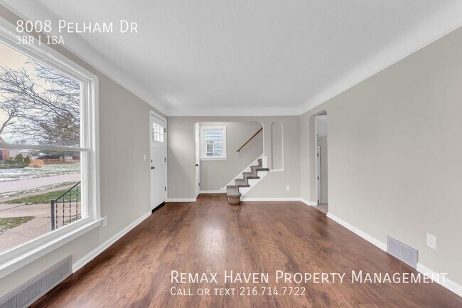 Foto del edificio - 8008 Pelham Dr