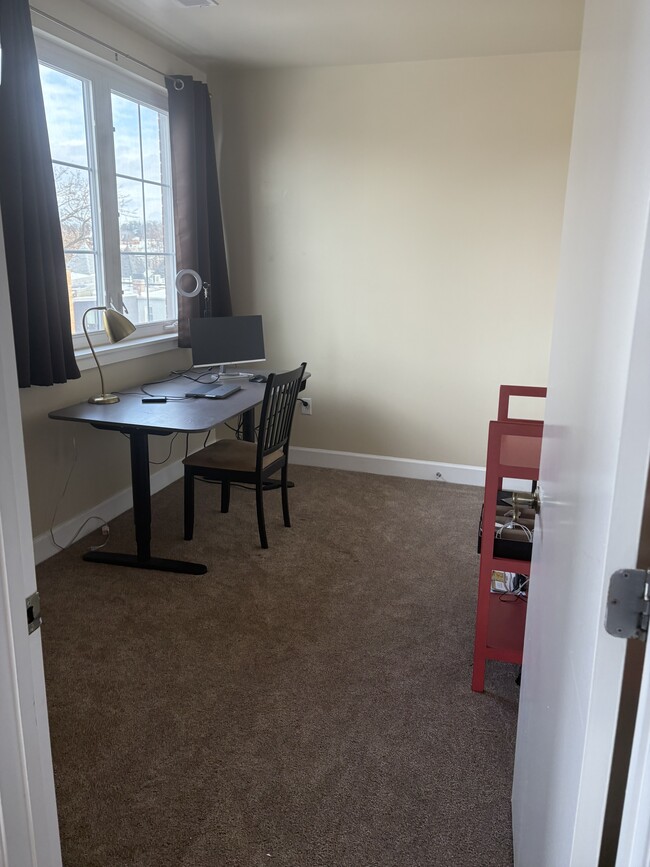 Smaller bedroom used as an office - 150 V St NW