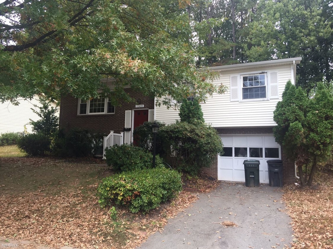 Primary Photo - 13654 Kingsman Rd