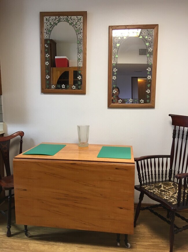 Breakfast Room - 1827 Greenfield Ave