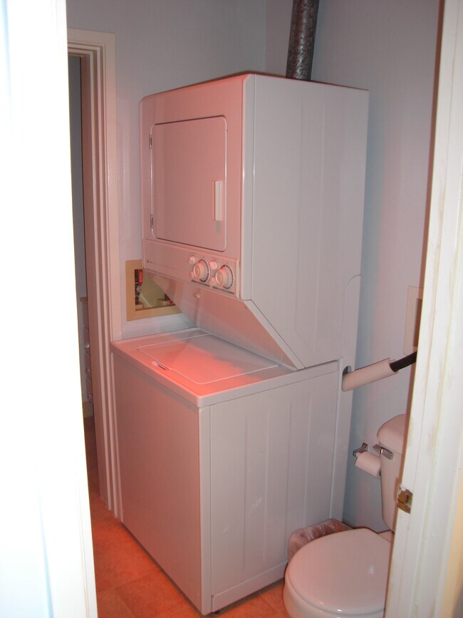 Bathroom/Washer/Dryer - 2755 Country Dr