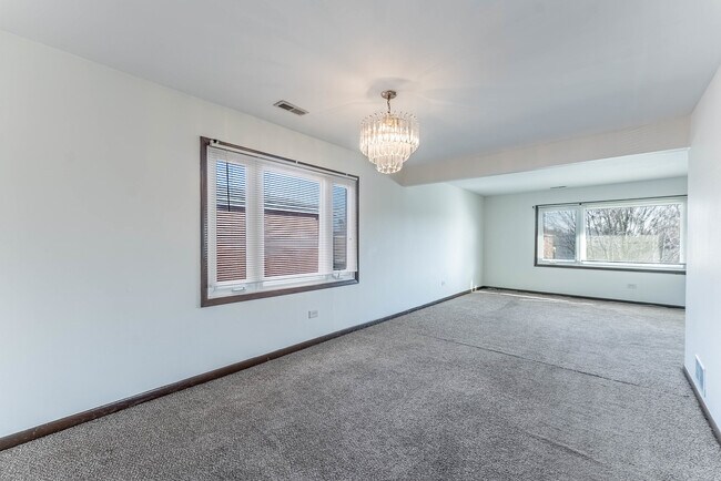 Foto del edificio - 7560 Banks St