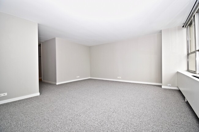 Building Photo - 655 W Irving Park Rd
