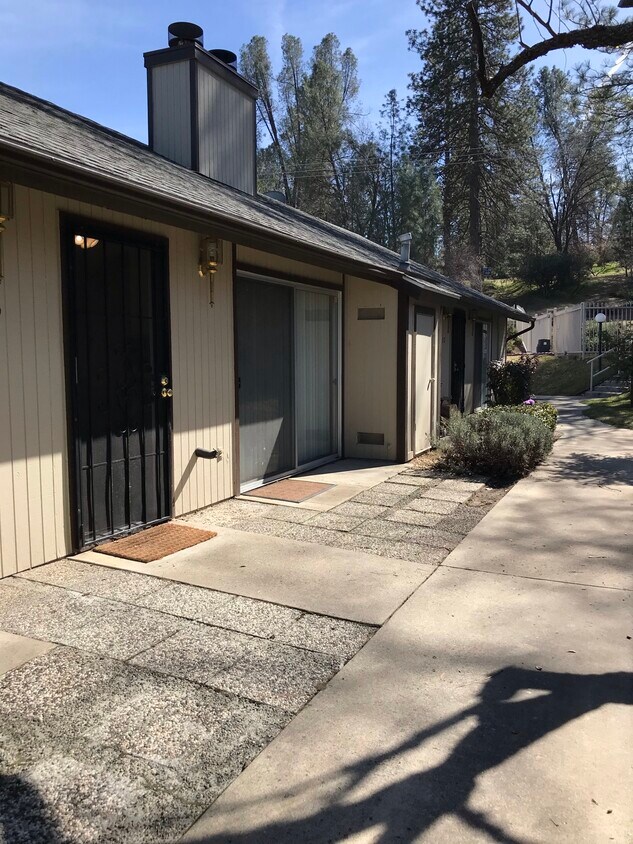 49400 River Park Rd Unit 55, Oakhurst, CA 93644 Condo for Rent in