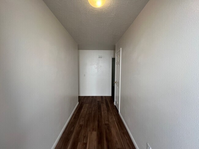 Foto del edificio - 3 bedroom, 2 bathroom twin home in Cedar W...