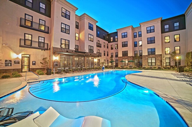Building Photo - West Pine Lofts