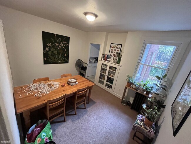 Foto del edificio - 4 br, 2 bath House - 119 Chesterfield Rd