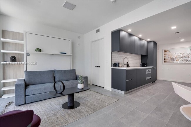 Building Photo - 227 NE 2nd St