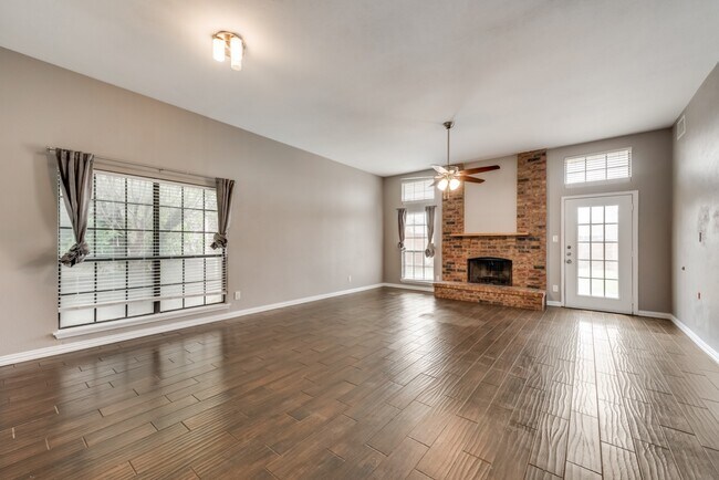 Building Photo - 1612 Cayman Cir