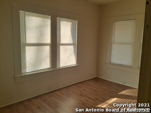 Foto del edificio - 318 Lorraine Ave