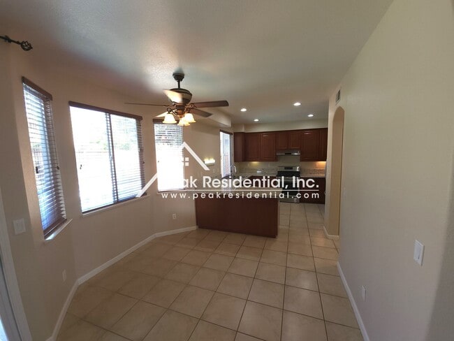 Building Photo - Wonderful 4bd/2.5ba Elk Grove Home With Pool!