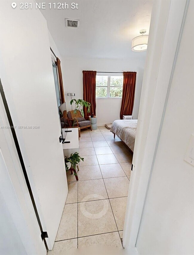 Foto del edificio - Northeast 112th Street, Miami, FL 33161 - 3 BR 2 BA single-family home