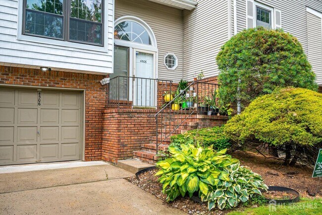 Building Photo - 4506 Stonehedge Rd