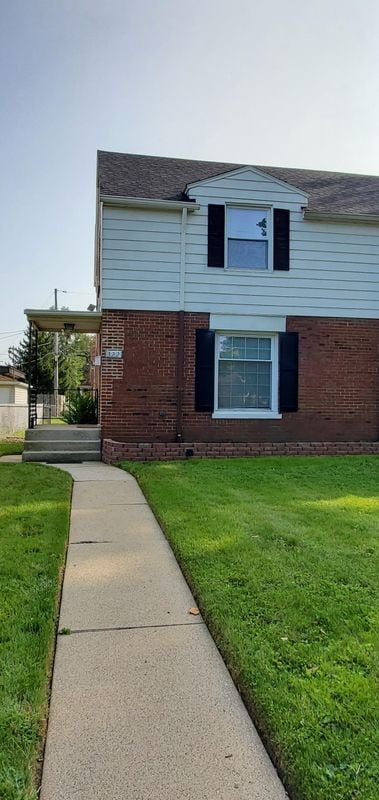 Building Photo - 322 Beacon Pl