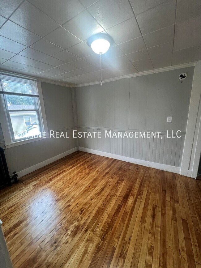 Foto del edificio - 239 Grove St