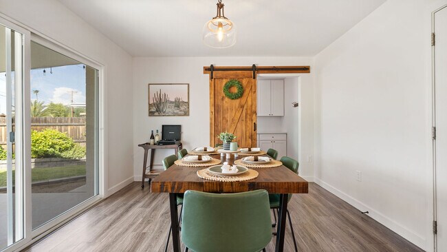 Building Photo - 8035 E Earll Dr