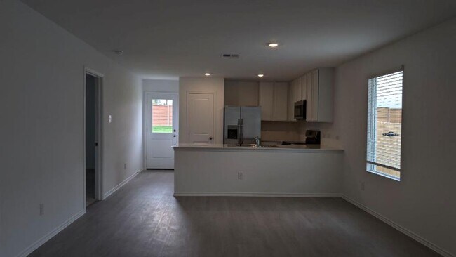 Foto del edificio - 204-204 Burt Rainey Ln