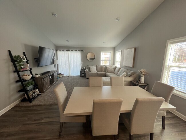 Foto del edificio - 6688 91st St S