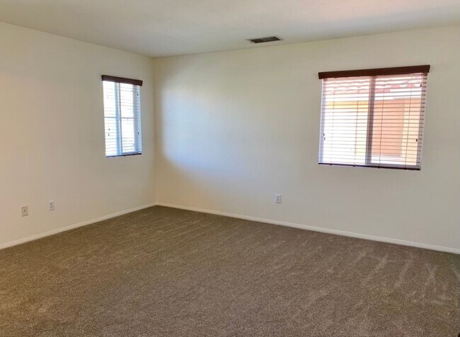 Foto del edificio - 3 Bedroom Home for Rent in Valencia!