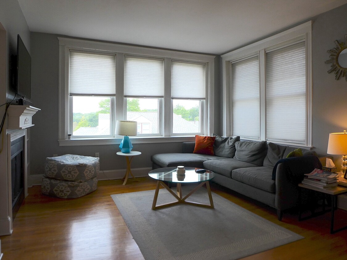 Primary Photo - 290 Foster St