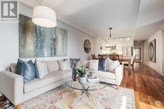Building Photo - 500-5500 Queens Quay W