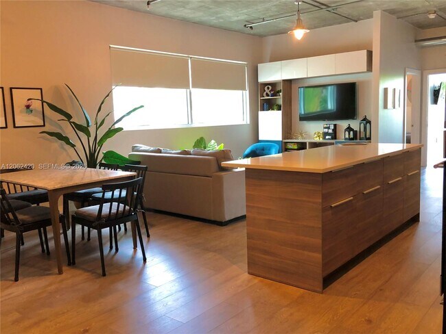 Foto del edificio - 1700 Meridian Ave