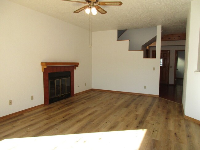 Building Photo - Unfurnished, 1-year long-term rental
