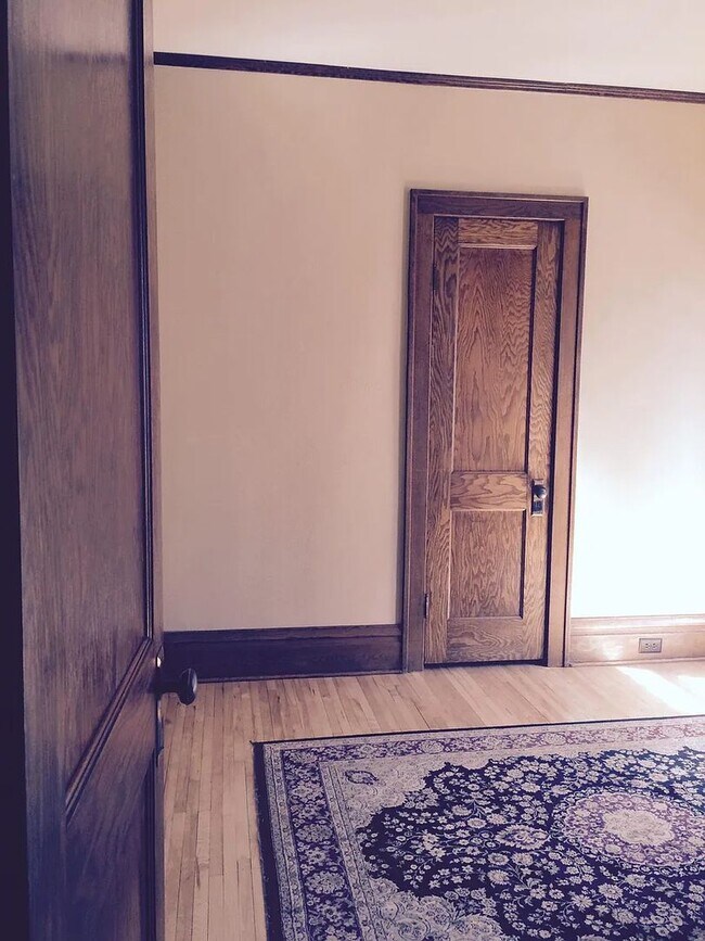 Foto del edificio - 1802-1806 Superior Ave - Duplex