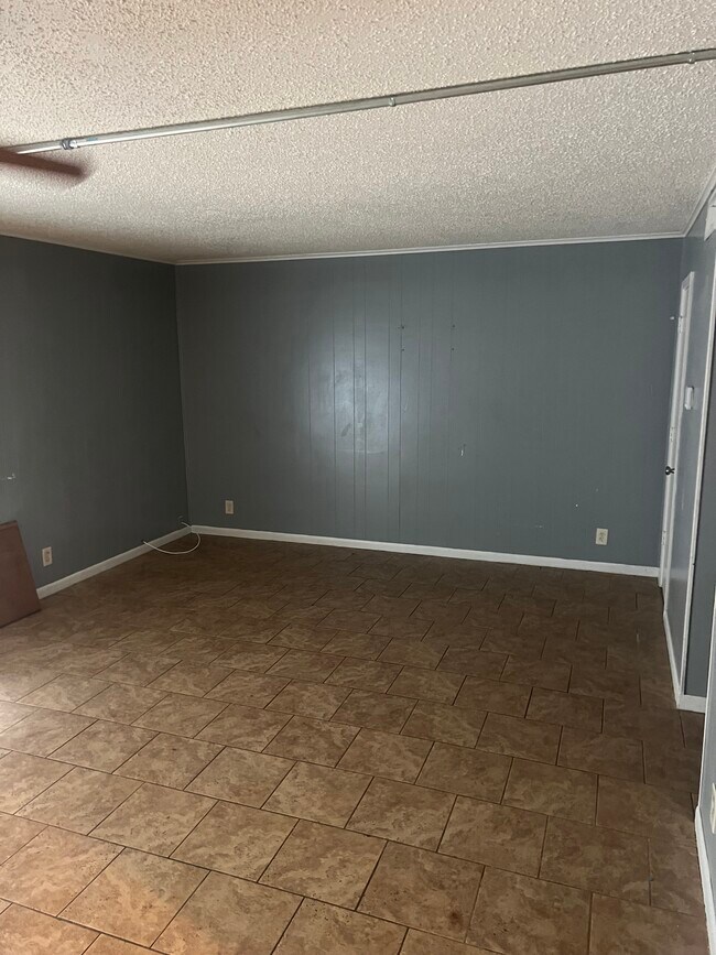 Foto del edificio - 713 W Tyler St