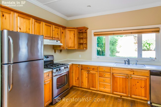 Building Photo - 1420 Taraval St