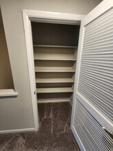3BR, 2.5 bath- 1,675 sq ft upstairs hallway closet - Willow Oaks