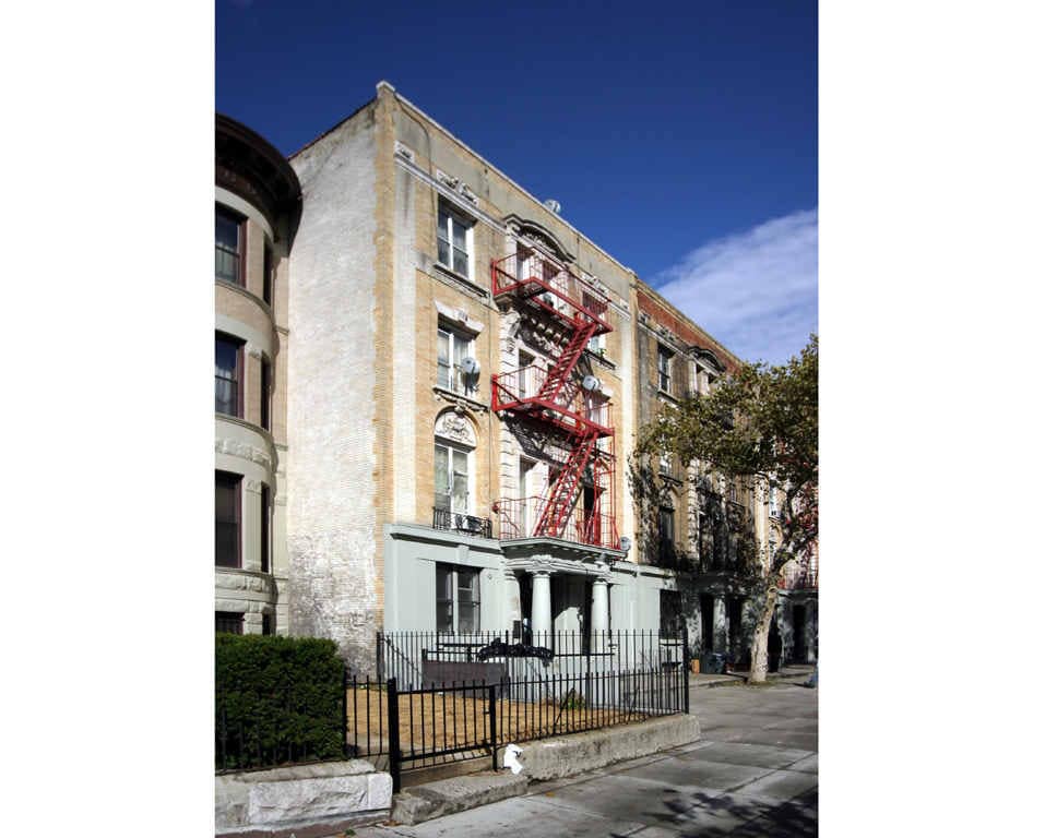 Primary Photo - 939 Saint Marks Ave
