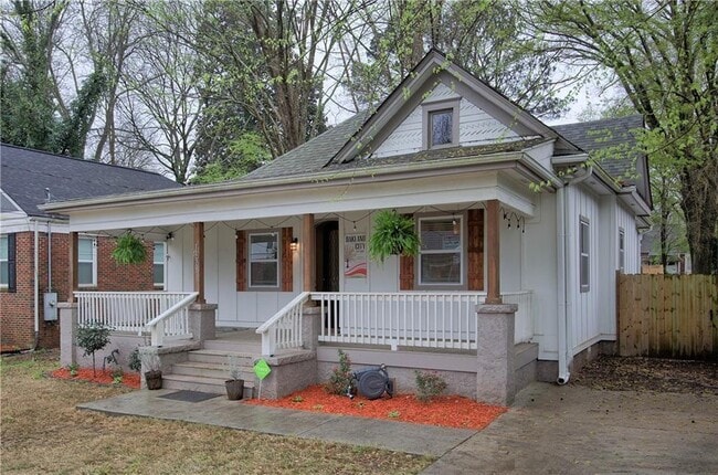 Building Photo - 1130 Larosa Terrace SW