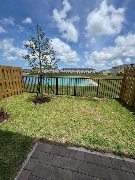 Foto del edificio - 2825 SE 25th Ave