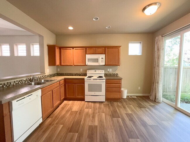 Foto del edificio - 3bd 2.5ba Kent Home for Rent!