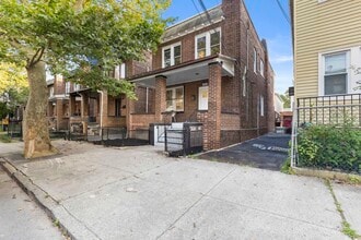 Building Photo - 165 Van Nostrand Ave