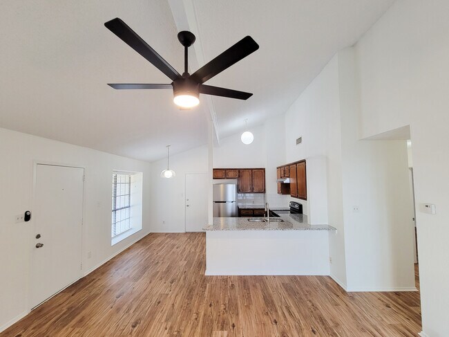 Foto del edificio - 2721 Maple Ave