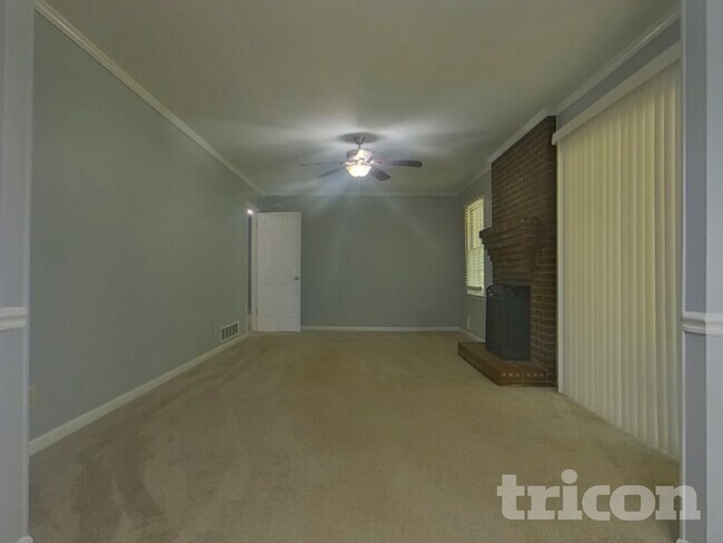 Foto del edificio - 490 Rocky Creek Dr