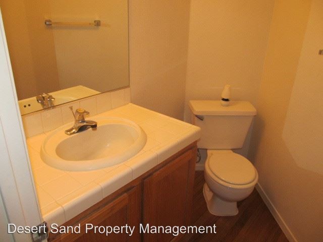 Foto del edificio - 9345 Canyon Shadows Ln
