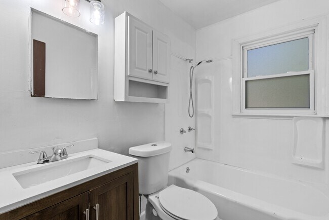 Foto del edificio - 19640 W Chicago