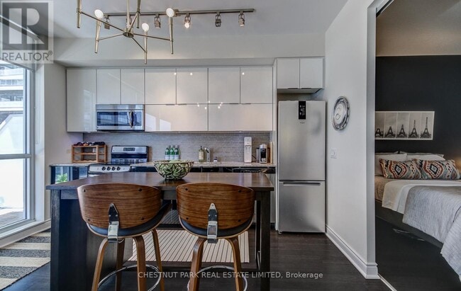 Building Photo - 80 Marine Parade Dr