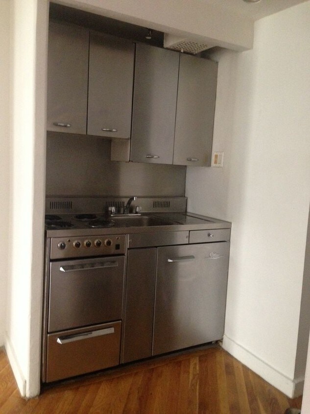 Primary Photo - 113 Sullivan St